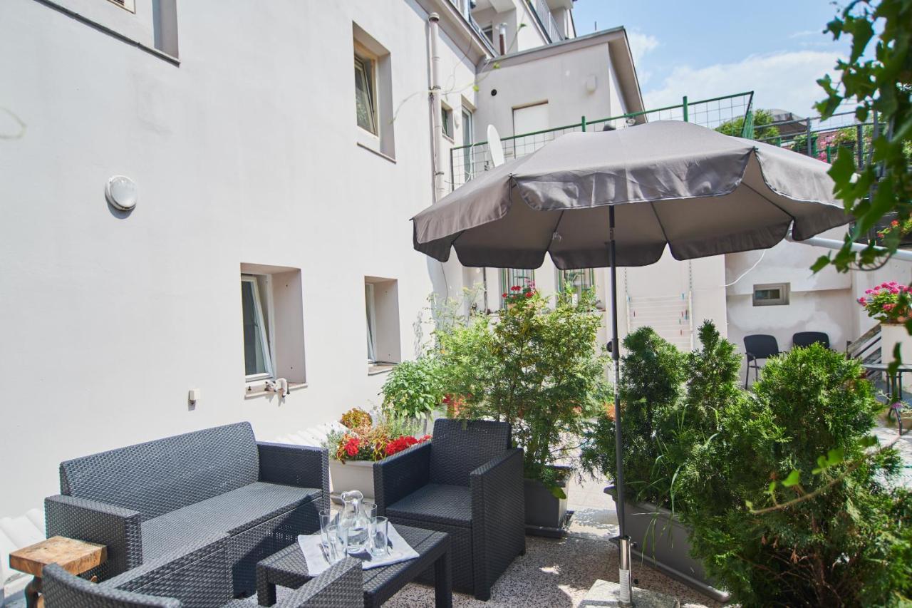 Nice Home To Stay At Prague Close To Castle With Terrace And Garden Ngoại thất bức ảnh