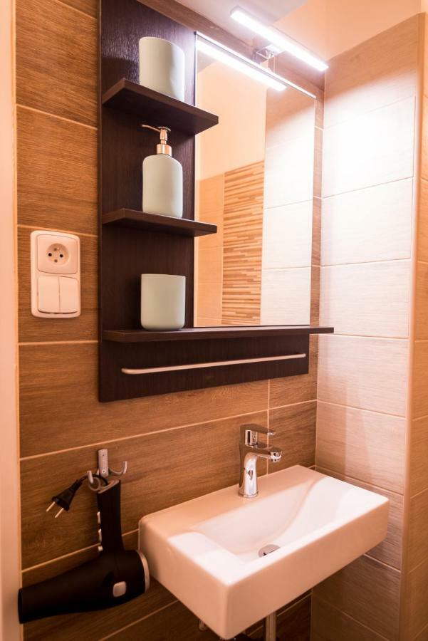 Nice Home To Stay At Prague Close To Castle With Terrace And Garden Ngoại thất bức ảnh
