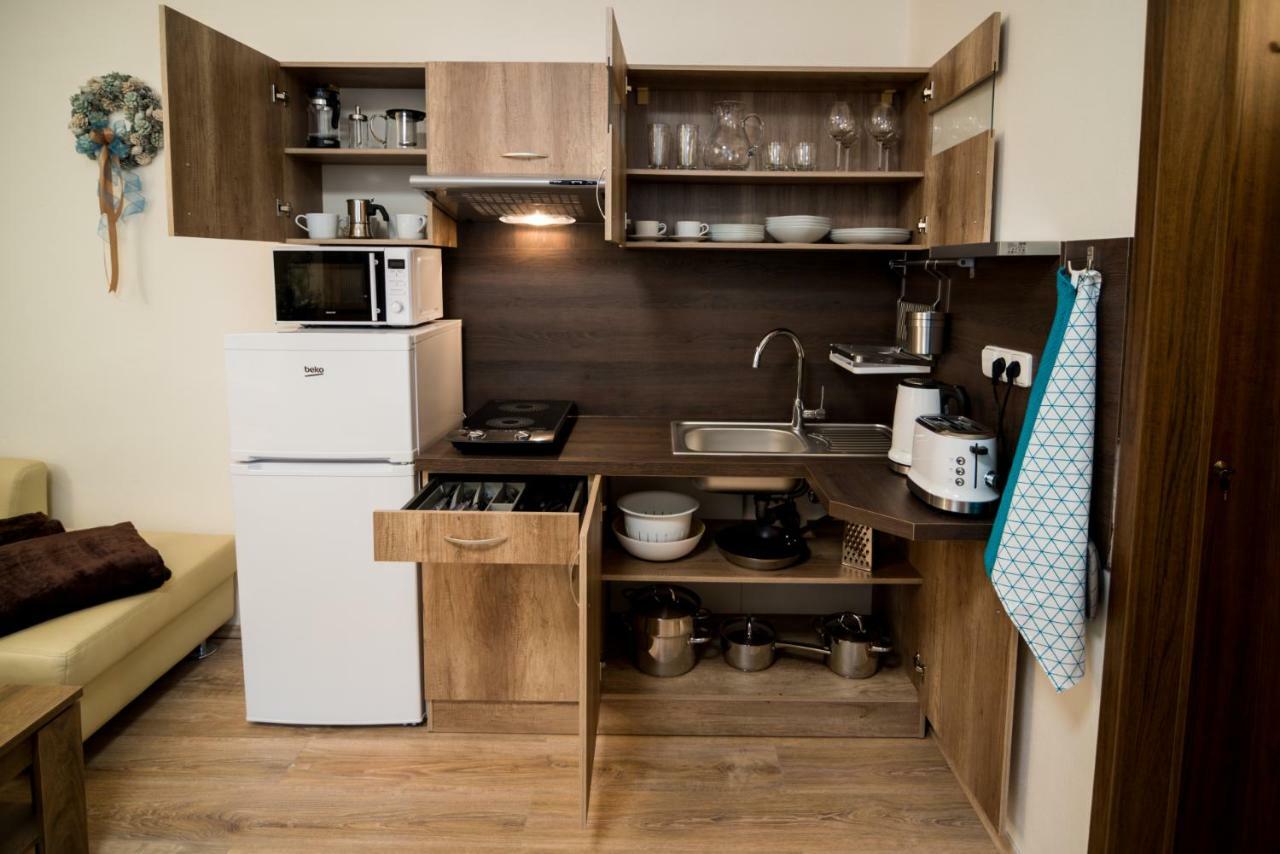 Nice Home To Stay At Prague Close To Castle With Terrace And Garden Ngoại thất bức ảnh