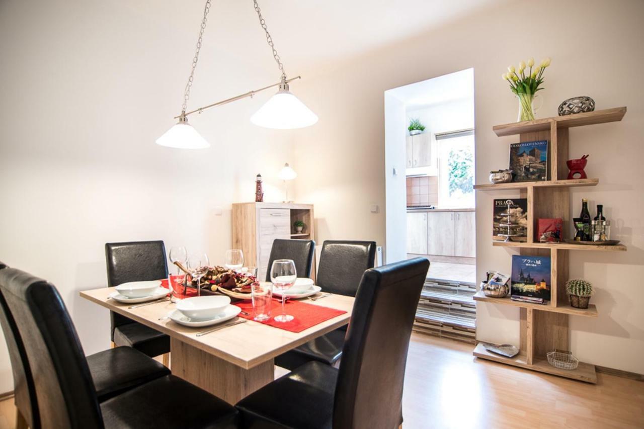 Nice Home To Stay At Prague Close To Castle With Terrace And Garden Phòng bức ảnh